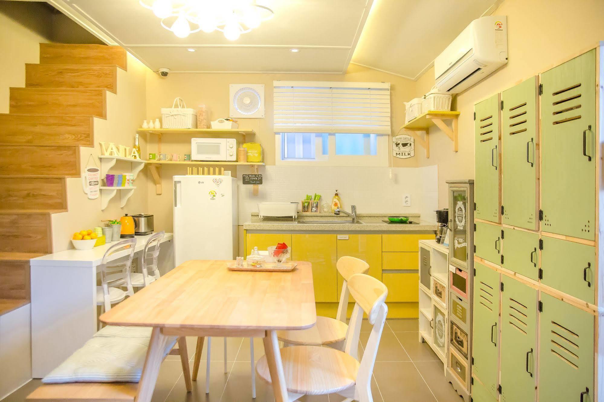 Hostel Vanilla 1 Dongdaemun Сеул Экстерьер фото